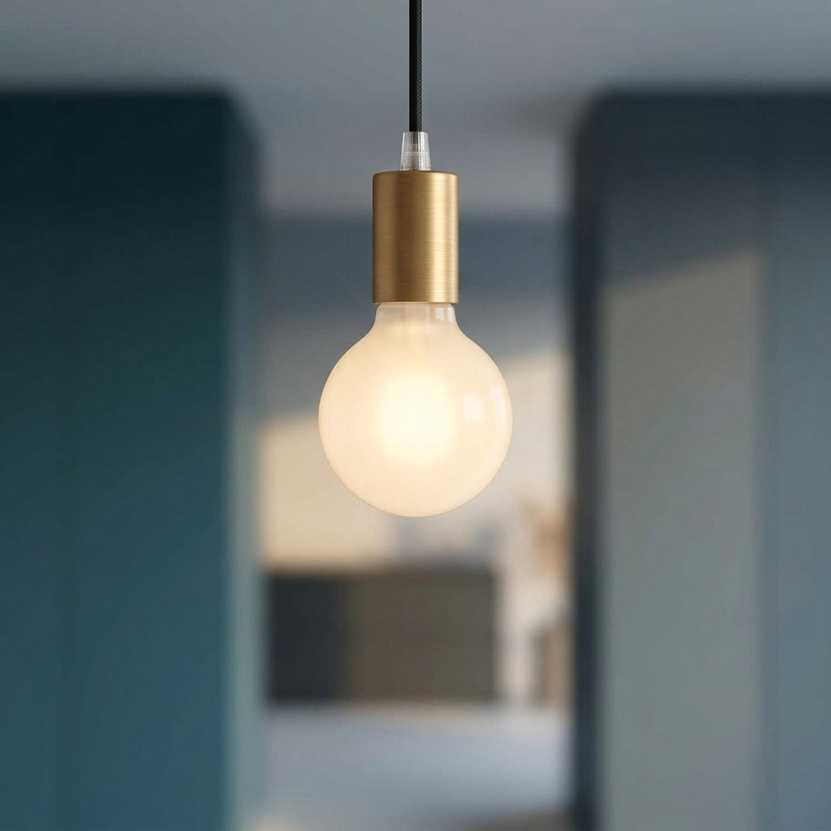Cylindrisk E27-fatning i metal — Konisk plast / Satineret bronze