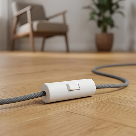 Cylindrisk enpolet vippeafbryder med jordklemme — Hvid