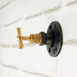 porte-manteau en fonte avec robinet laiton esprit industriel